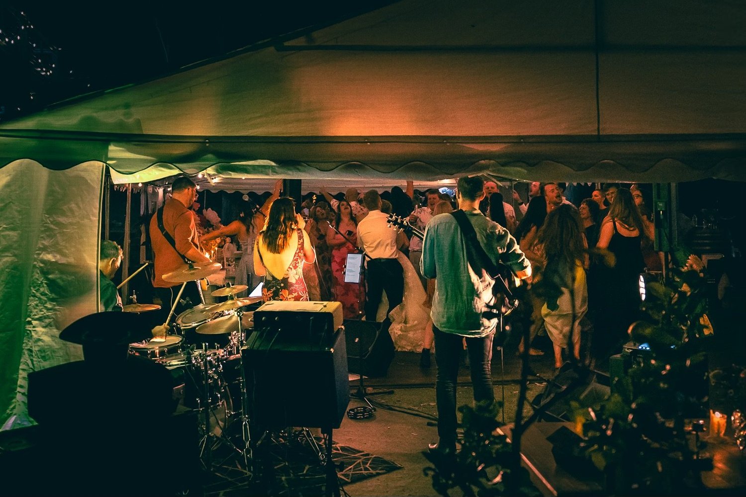 How to Choose a Wedding Band That Actually Gets Your Crowd Dancing
